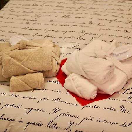 Bed Art Relaxing Suite - Appartamento Con Sauna Love Suite Gallery Сан-Бенедетто-дель-Тронто Экстерьер фото