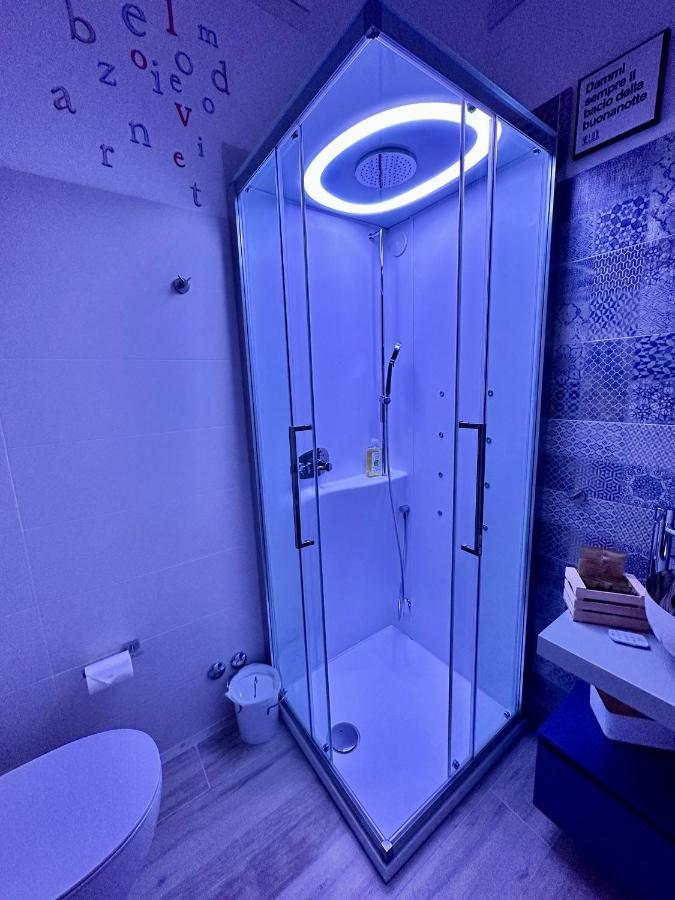 Bed Art Relaxing Suite - Appartamento Con Sauna Love Suite Gallery Сан-Бенедетто-дель-Тронто Экстерьер фото