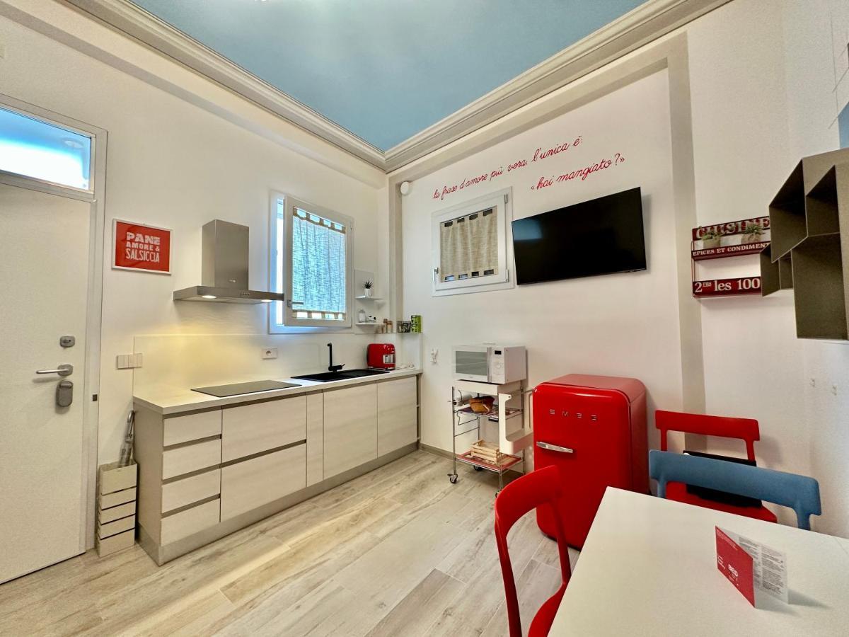 Bed Art Relaxing Suite - Appartamento Con Sauna Love Suite Gallery Сан-Бенедетто-дель-Тронто Экстерьер фото